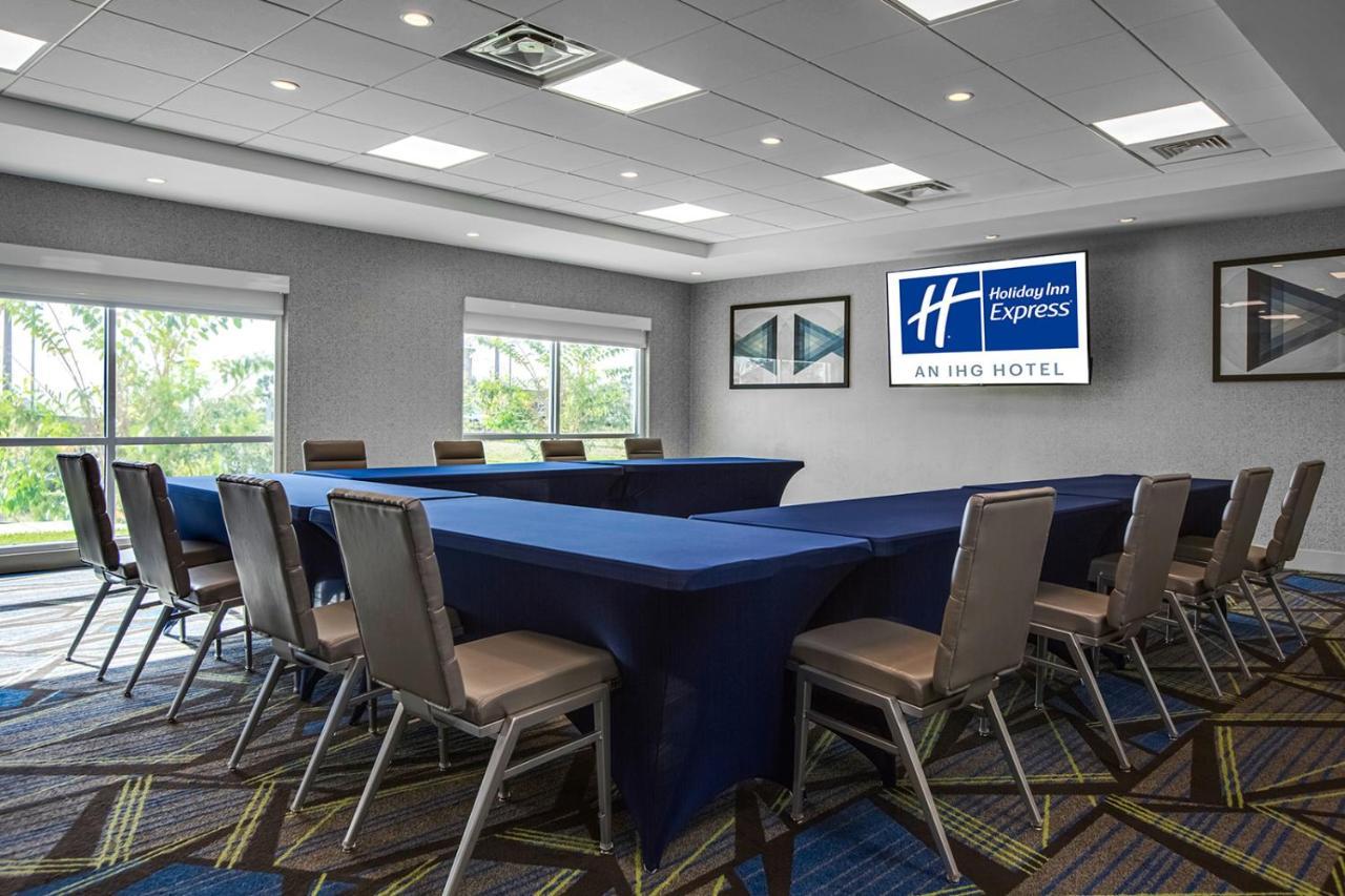 Holiday Inn Express & Suites Sanford - Lake Mary By Ihg מראה חיצוני תמונה