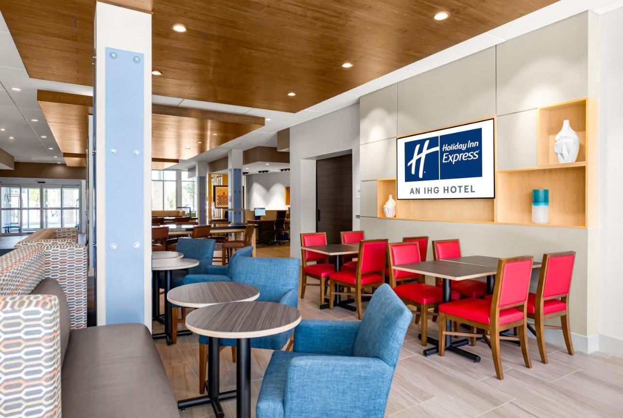 Holiday Inn Express & Suites Sanford - Lake Mary By Ihg מראה חיצוני תמונה