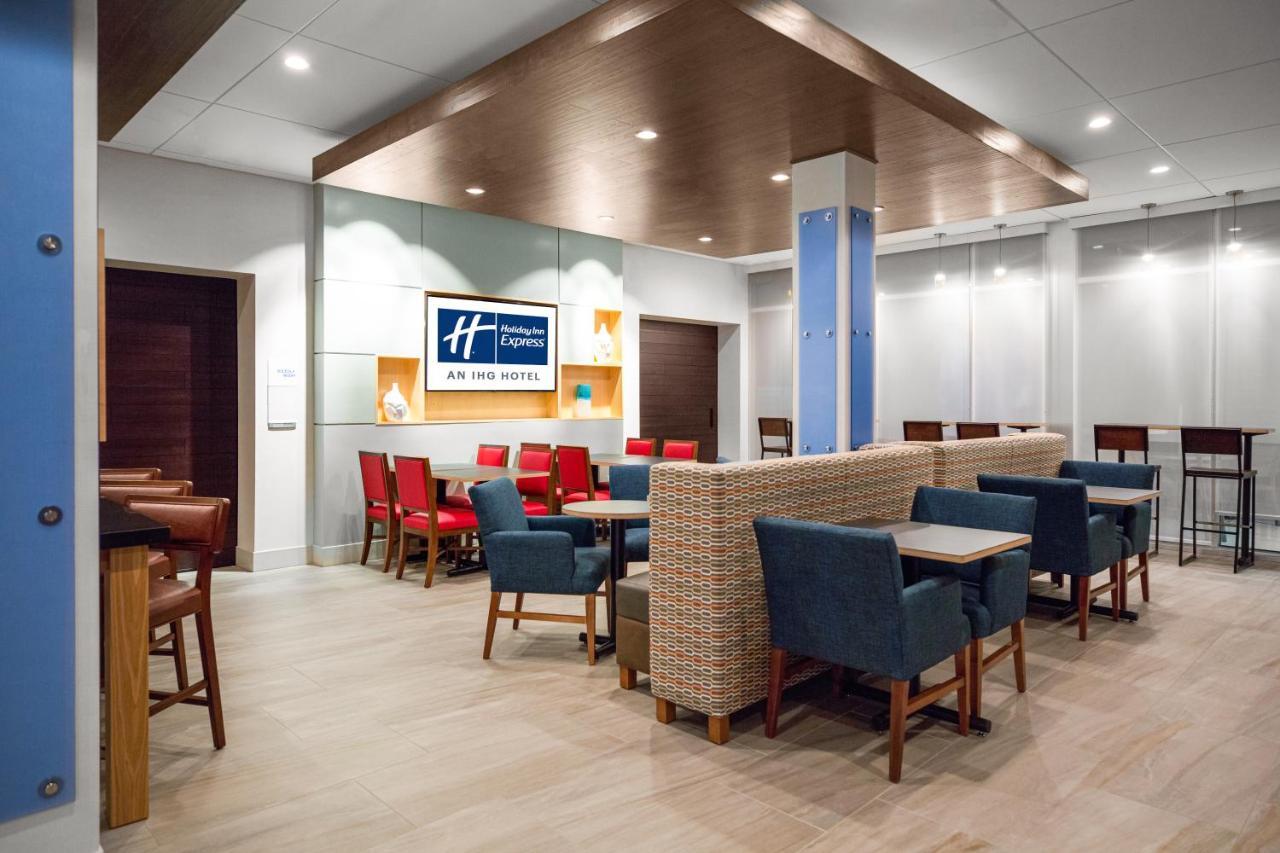Holiday Inn Express & Suites Sanford - Lake Mary By Ihg מראה חיצוני תמונה